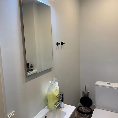 Rocca Tower Bedroom With Private Shower & Kitchen Apartamento